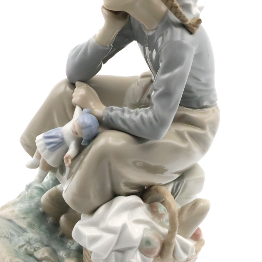 Lladro Sitzendes Mädchen Mit Puppe, Porzellan, Handbemalt, Vintage Keramik Sammlerfigurine